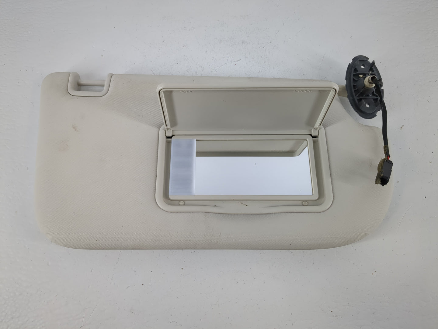 2013-2019 Ford Escape Sun Visor Shade Replacement Passenger Right Mirror Fits Fits 2013 2014 2015 2016 2017 2018 2019 OEM Us