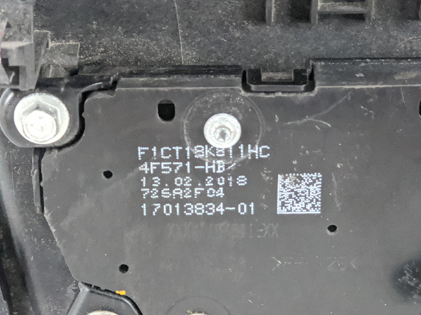 2017-2019 Ford Escape Radio AM FM Cd Player Receiver Replacement P/N:F1CT 18K811 HC Fits Fits 2017 2018 2019 OEM Used Auto P