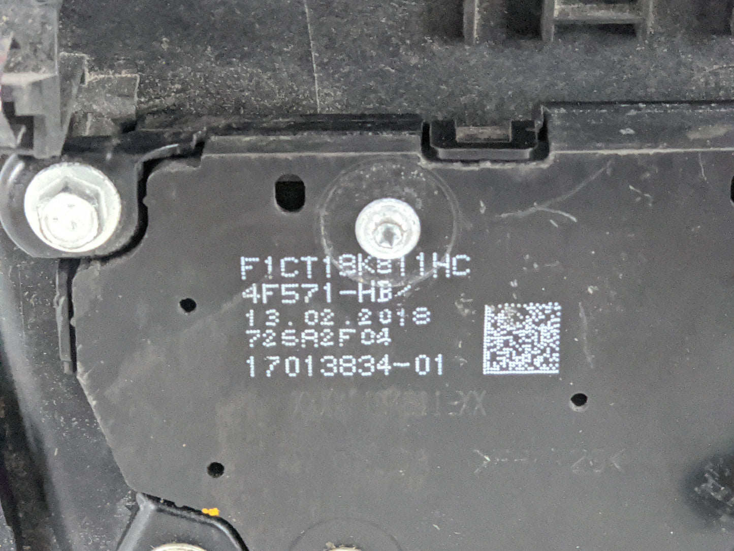 2017-2019 Ford Escape Radio AM FM Cd Player Receiver Replacement P/N:F1CT 18K811 HC Fits Fits 2017 2018 2019 OEM Used Auto P