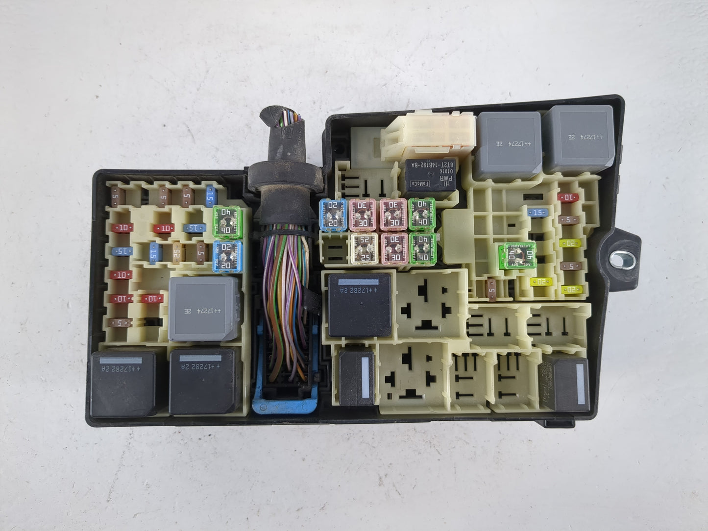2018 Ford Escape Fusebox Fuse Box Panel Relay Module P/N:AV6T-14A067-AD Fits OEM Used Auto Parts - Oemusedautoparts1.com