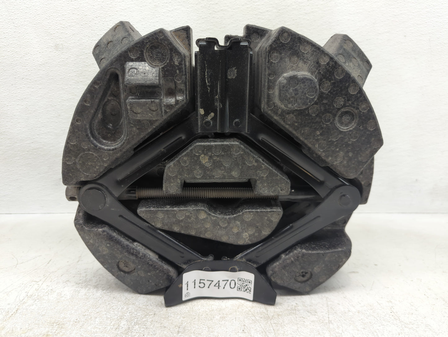 2018 Ford Escape Spare Scissor Car Jack - Oemusedautoparts1.com