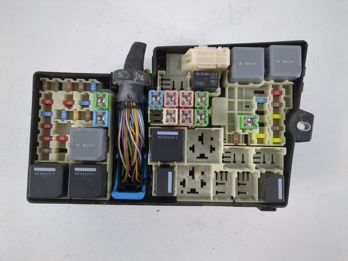 2018 Ford Escape Fusebox Fuse Box Panel Relay Module P/N:AV6T-14A067-AD Fits OEM Used Auto Parts - Oemusedautoparts1.com