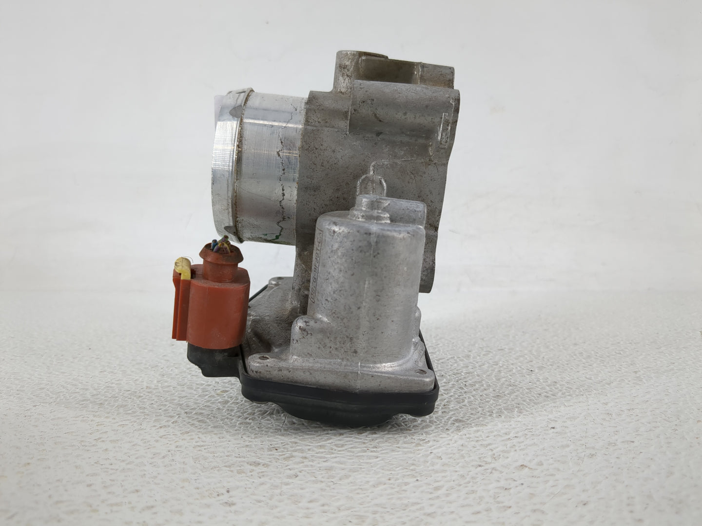 2017-2019 Ford Escape Throttle Body P/N:DS7G-9F991-CA Fits Fits 2014 2015 2016 2017 2018 2019 2020 OEM Used Auto Parts - Oem