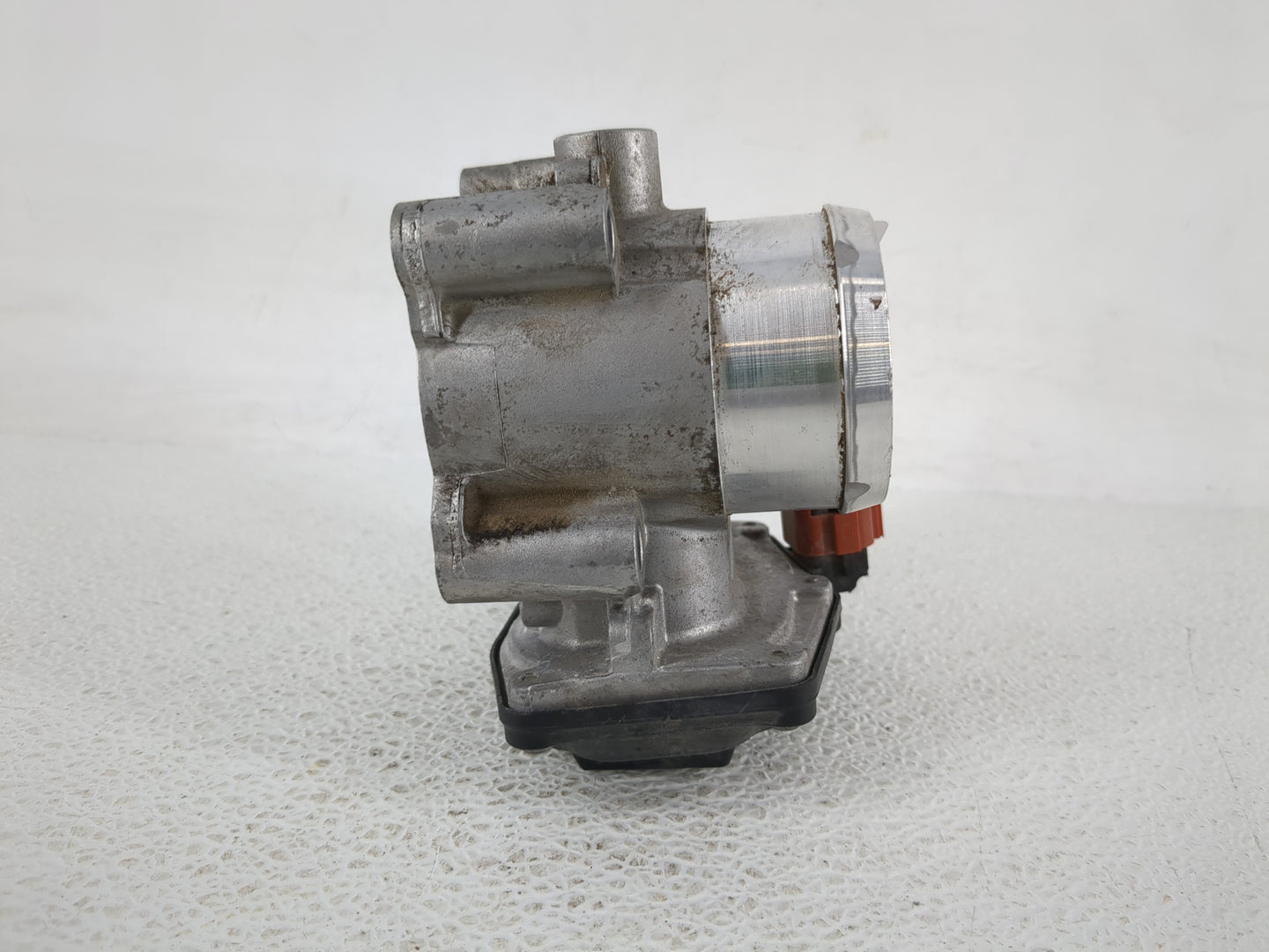 2017-2019 Ford Escape Throttle Body P/N:DS7G-9F991-CA Fits Fits 2014 2015 2016 2017 2018 2019 2020 OEM Used Auto Parts - Oem