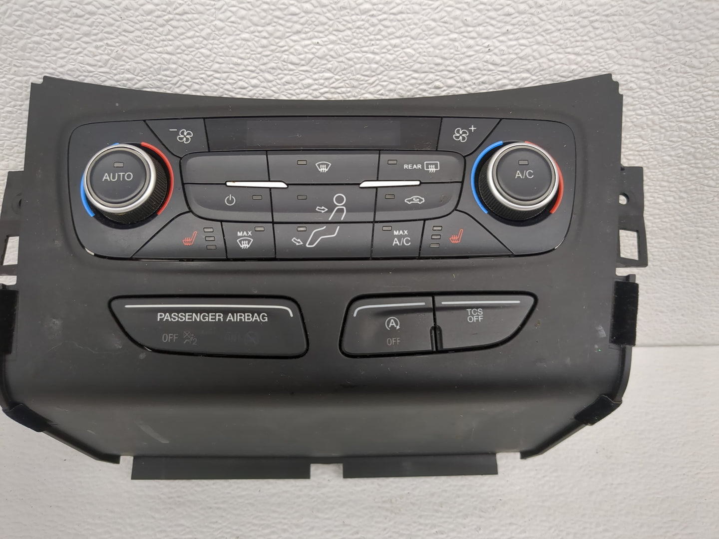 2018-2019 Ford Escape Climate Control Module Temperature AC/Heater Replacement Fits Fits 2018 2019 OEM Used Auto Parts - Oem