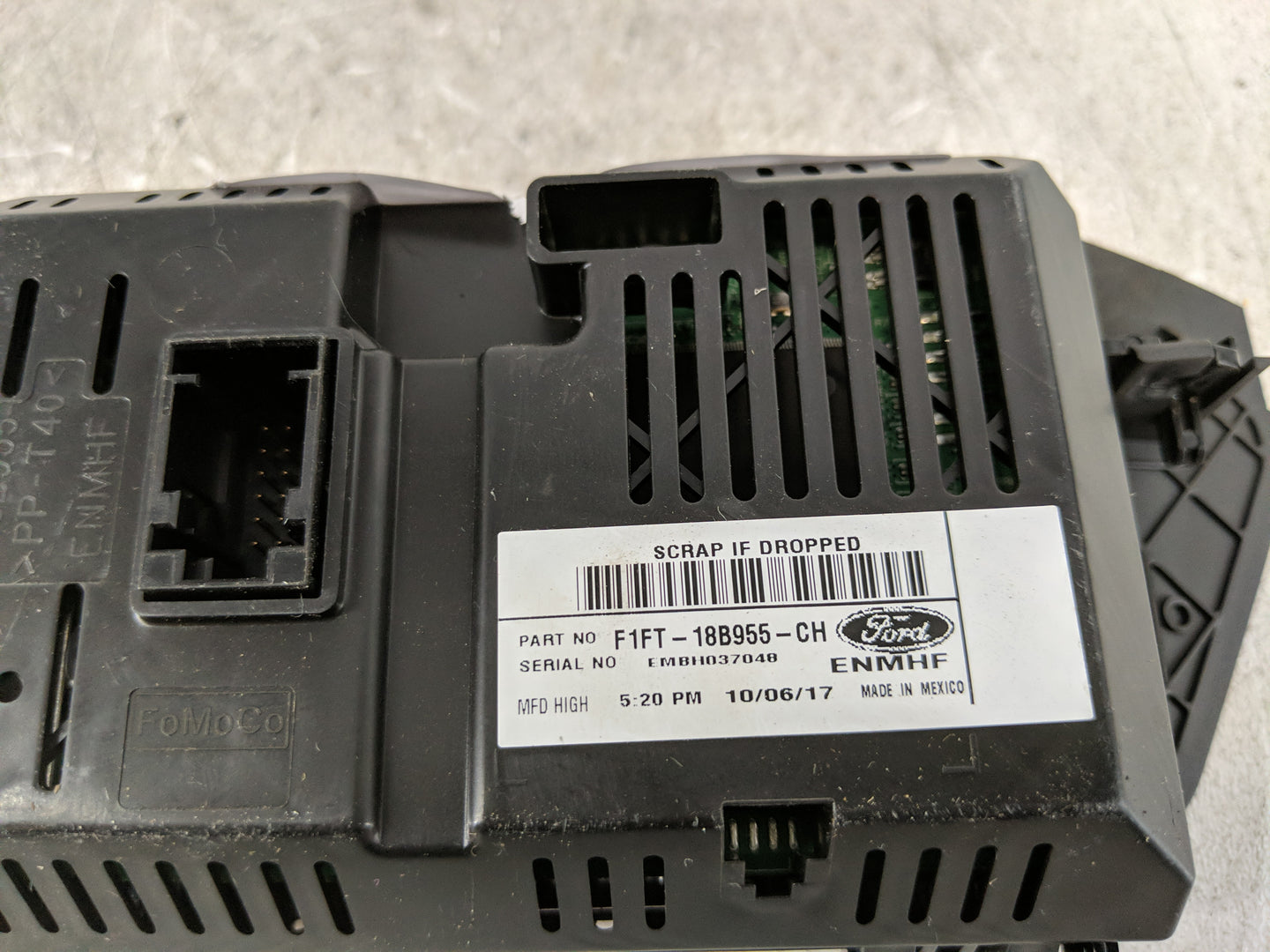 2005-2007 Ford Escape Radio AM FM Cd Player Receiver Replacement P/N:F1FT-18B955-CH Fits Fits 2005 2006 2007 OEM Used Auto P
