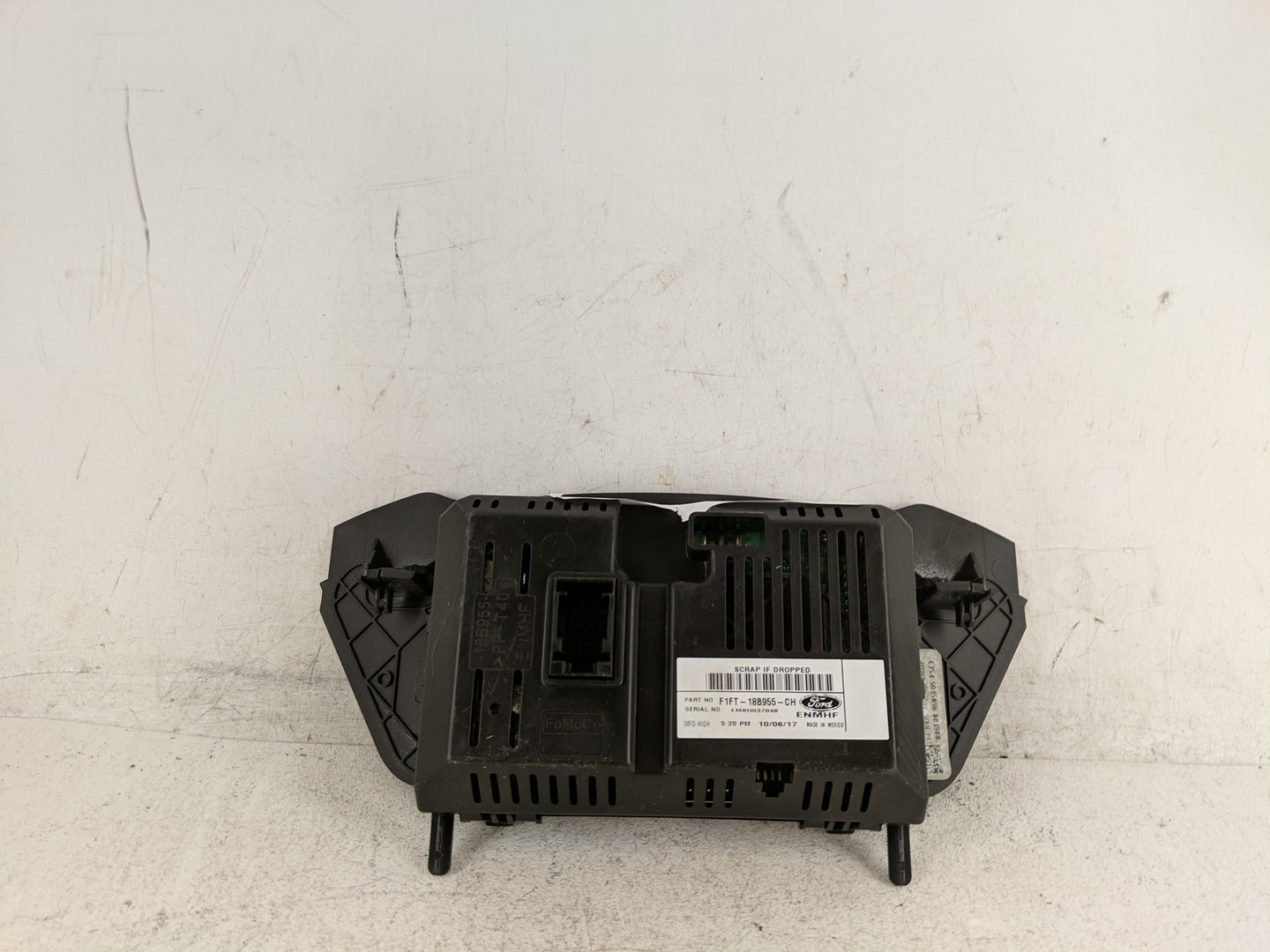 2005-2007 Ford Escape Radio AM FM Cd Player Receiver Replacement P/N:F1FT-18B955-CH Fits Fits 2005 2006 2007 OEM Used Auto P