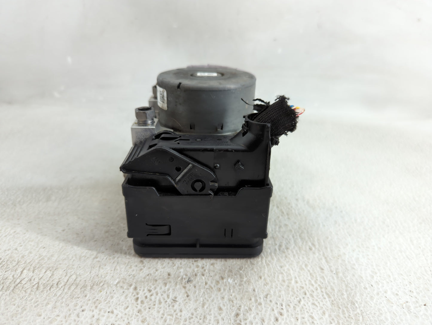 2017-2019 Ford Escape ABS Pump Control Module Replacement P/N:GV61-2C219-DJ Fits Fits 2017 2018 2019 OEM Used Auto Parts - O