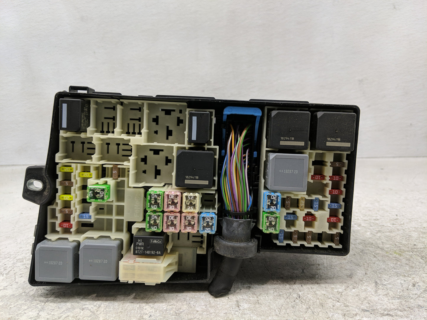 2018 Ford Escape Fusebox Fuse Box Panel Relay Module P/N:AV6T-14A067-AD E02345500 Fits OEM Used Auto Parts - Oemusedautopart