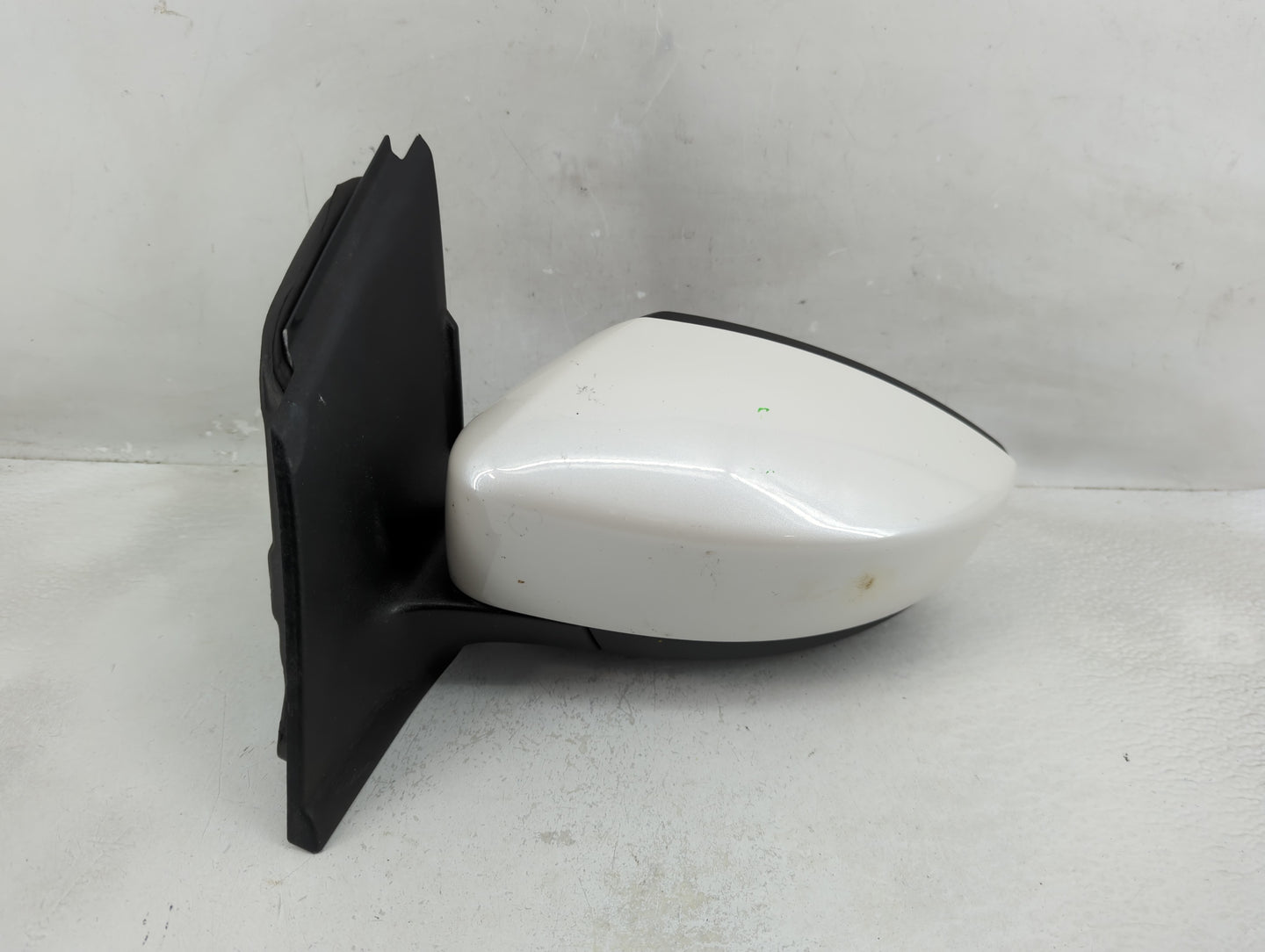 2017-2019 Ford Escape Driver Side View Mirror - Left Door Mirror OEM Used - Oemusedautoparts1.com