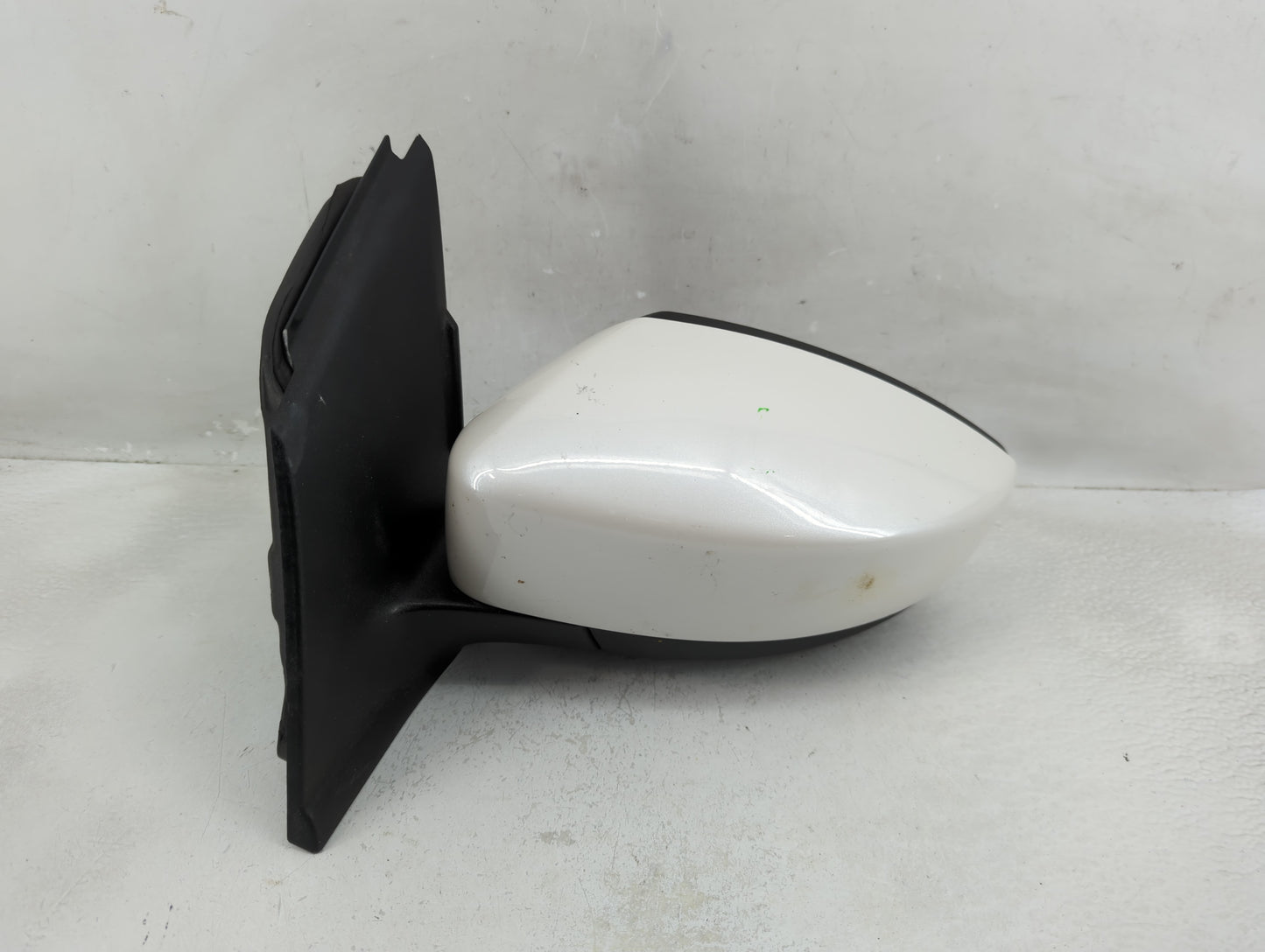 2017-2019 Ford Escape Driver Side View Mirror - Left Door Mirror OEM Used - Oemusedautoparts1.com