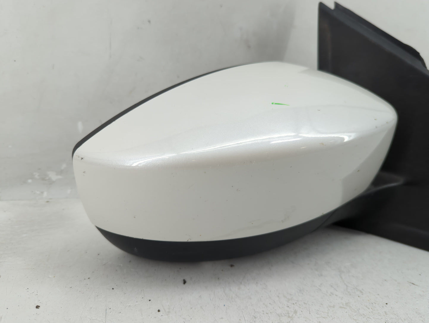 2017-2019 Ford Escape Passenger Side View Mirror - Right Door Mirror OEM Used - Oemusedautoparts1.com