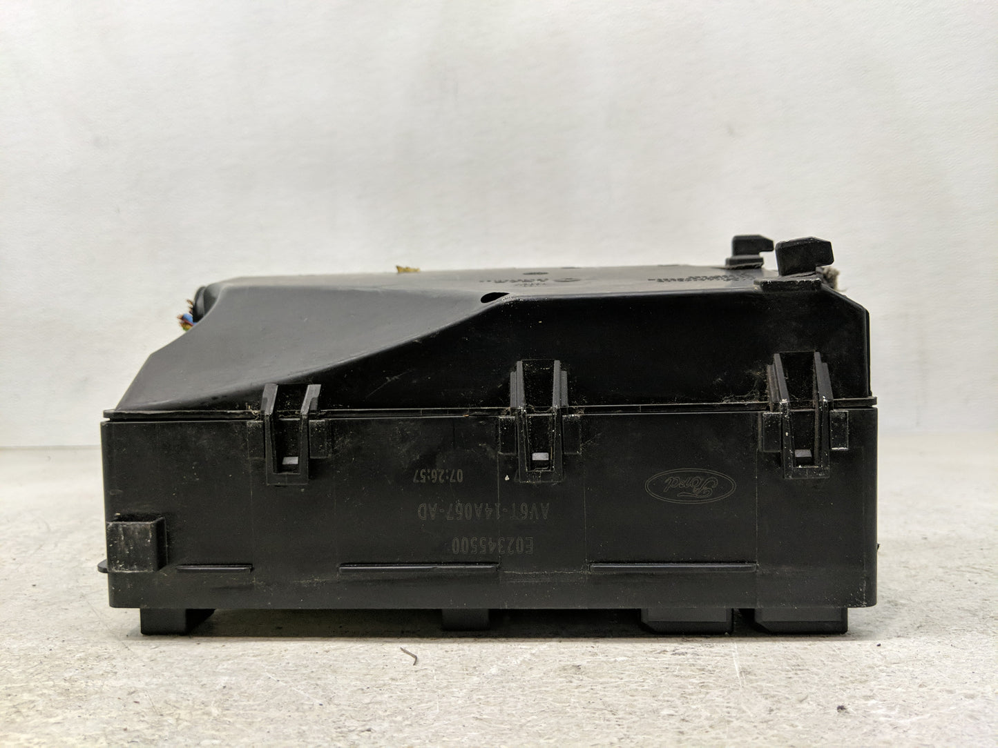 2018 Ford Escape Fusebox Fuse Box Panel Relay Module P/N:21090 000 001 Fits OEM Used Auto Parts - Oemusedautoparts1.com