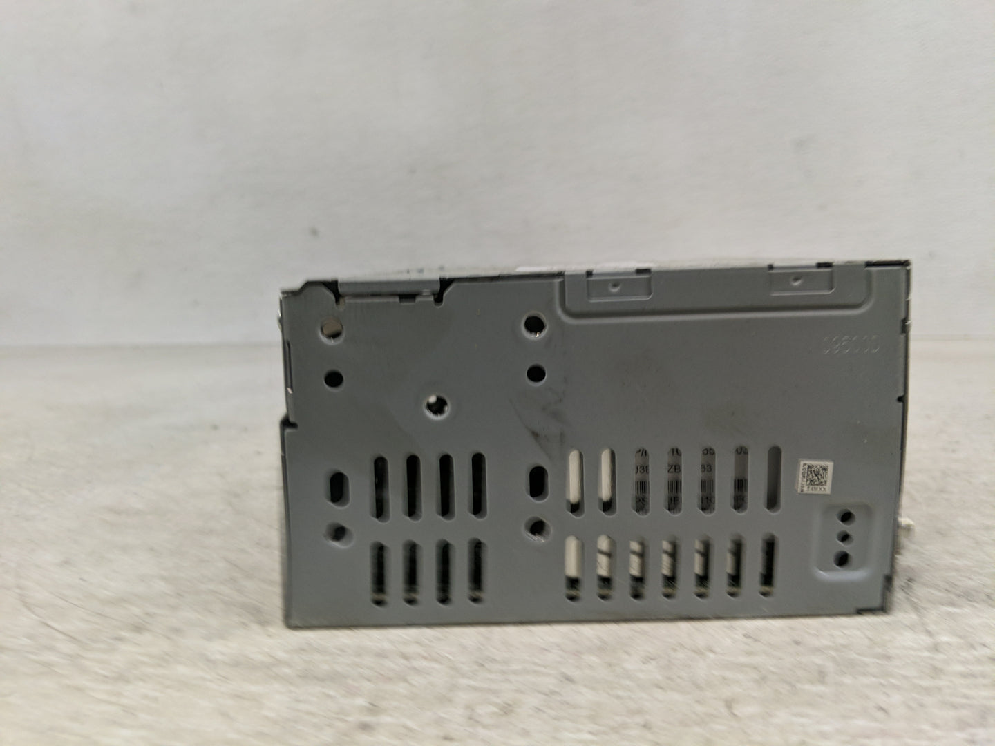2015-2019 Ford Escape Radio AM FM Cd Player Receiver Replacement P/N:GJ5T-19C107-KA GJ5T-19C107-DD Fits OEM Used Auto Parts 