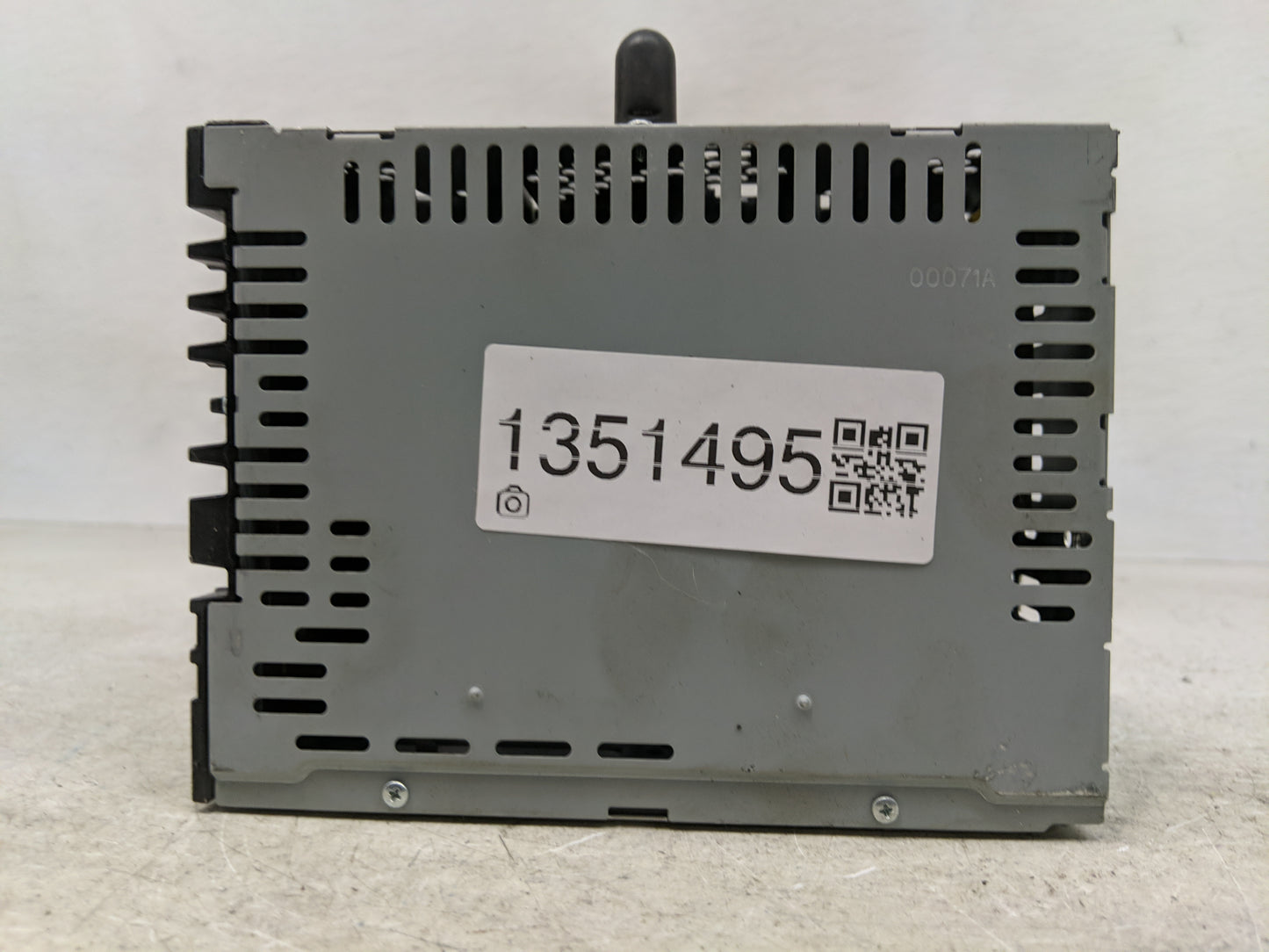 2015-2019 Ford Escape Radio AM FM Cd Player Receiver Replacement P/N:GJ5T-19C107-KA GJ5T-19C107-DD Fits OEM Used Auto Parts 