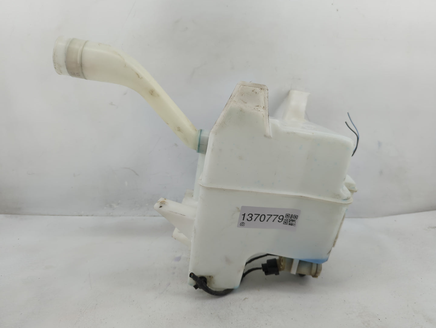 2015-2019 Ford Escape Windshield Washer Fluid Reservoir Bottle Oem - Oemusedautoparts1.com
