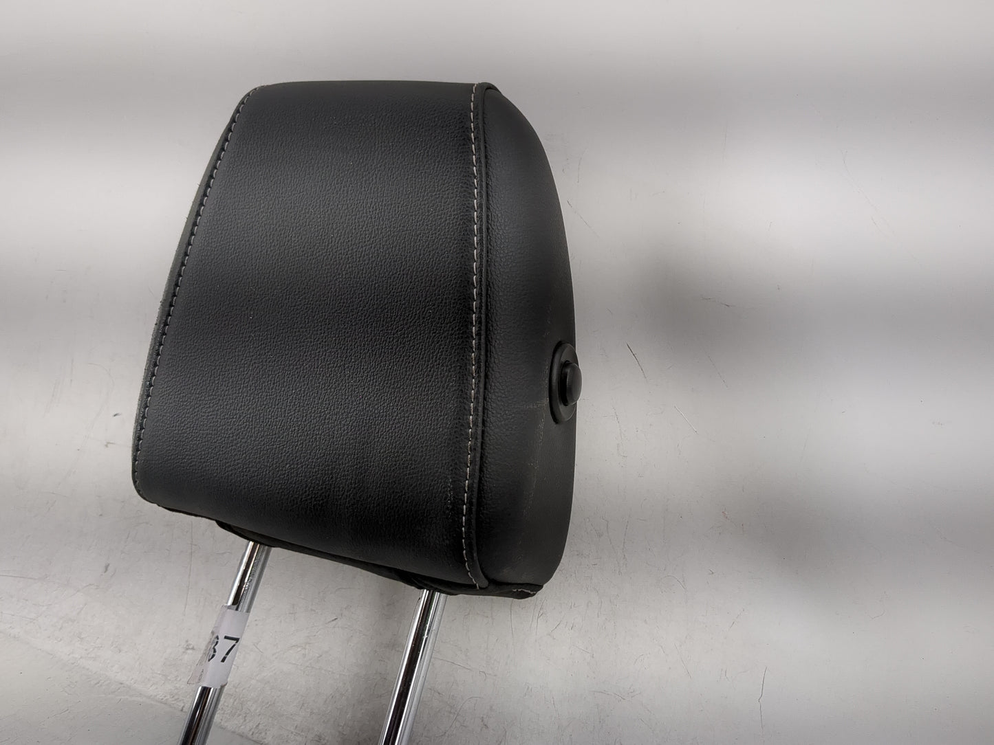2016-2019 Ford Escape Headrest Head Rest Rear Seat Fits Fits 2016 2018 2019 OEM Used Auto Parts - Oemusedautoparts1.com