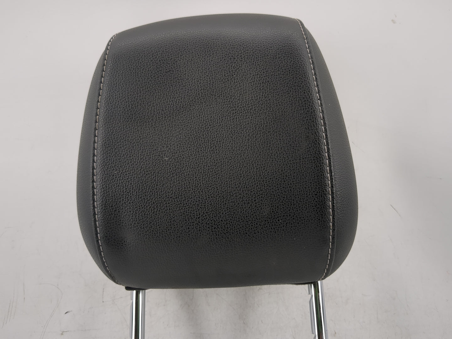 2015-2019 Ford Escape Headrest Head Rest Front Driver Passenger Seat - Oemusedautoparts1.com