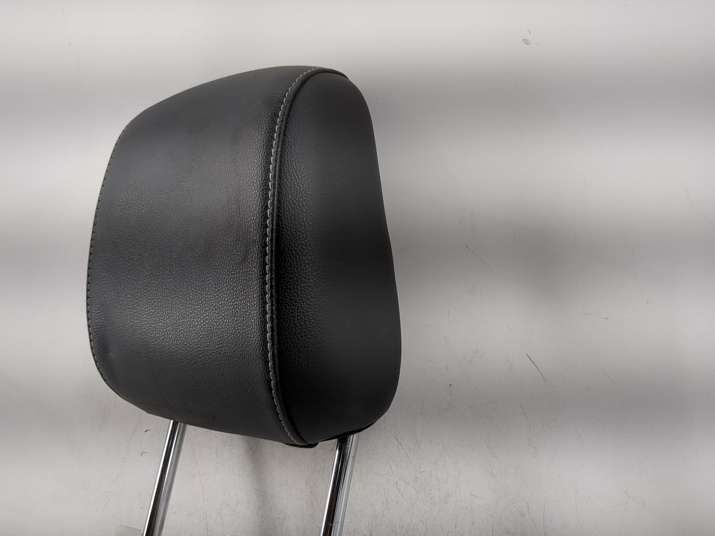 2015-2019 Ford Escape Headrest Head Rest Front Driver Passenger Seat - Oemusedautoparts1.com
