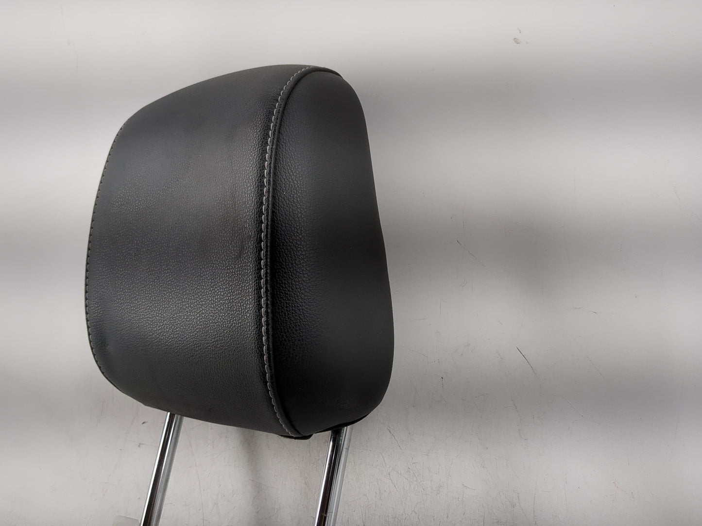 2015-2019 Ford Escape Headrest Head Rest Front Driver Passenger Seat - Oemusedautoparts1.com