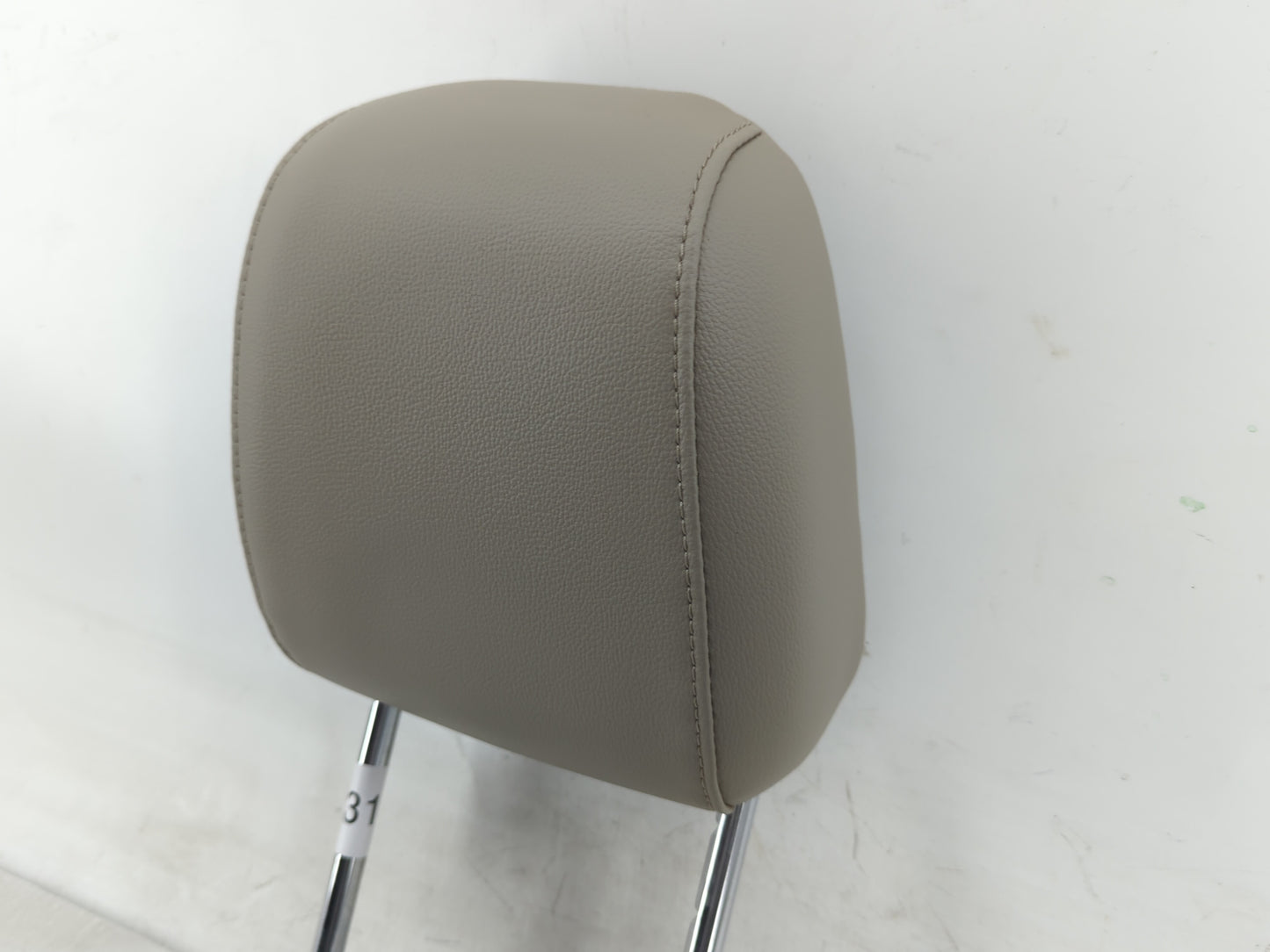 2015-2019 Ford Escape Headrest Head Rest Front Driver Passenger Seat - Oemusedautoparts1.com
