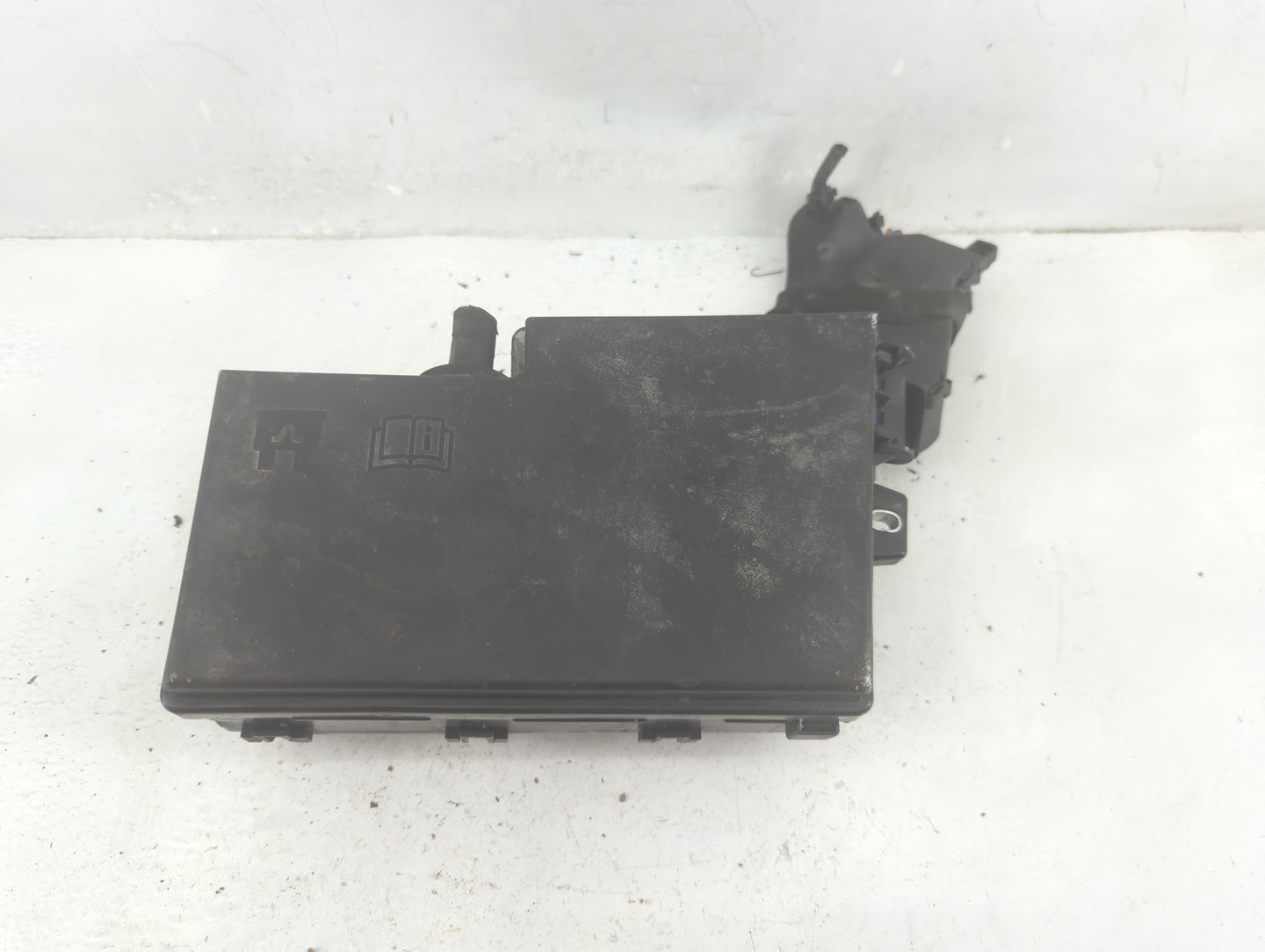 2018 Ford Escape Fusebox Fuse Box Panel Relay Module P/N:GJ7T-14A076-BA 19648 000 001, 21090 000 001 Fits OEM Used Auto Part