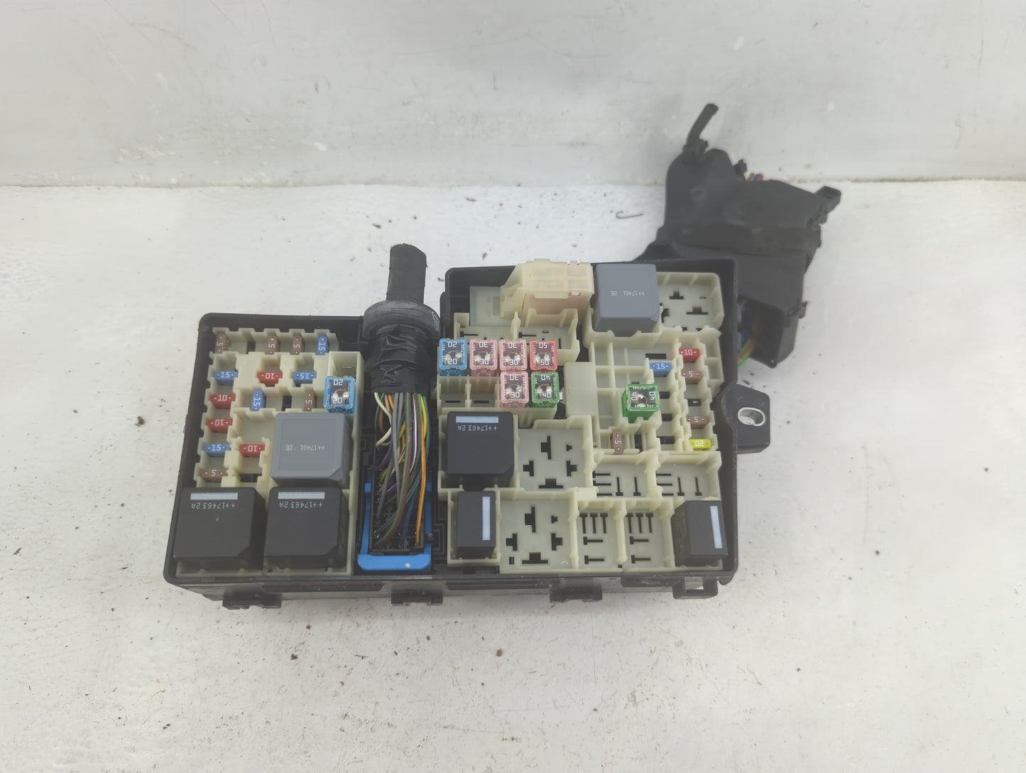 2018 Ford Escape Fusebox Fuse Box Panel Relay Module P/N:GJ7T-14A076-BA 19648 000 001, 21090 000 001 Fits OEM Used Auto Part