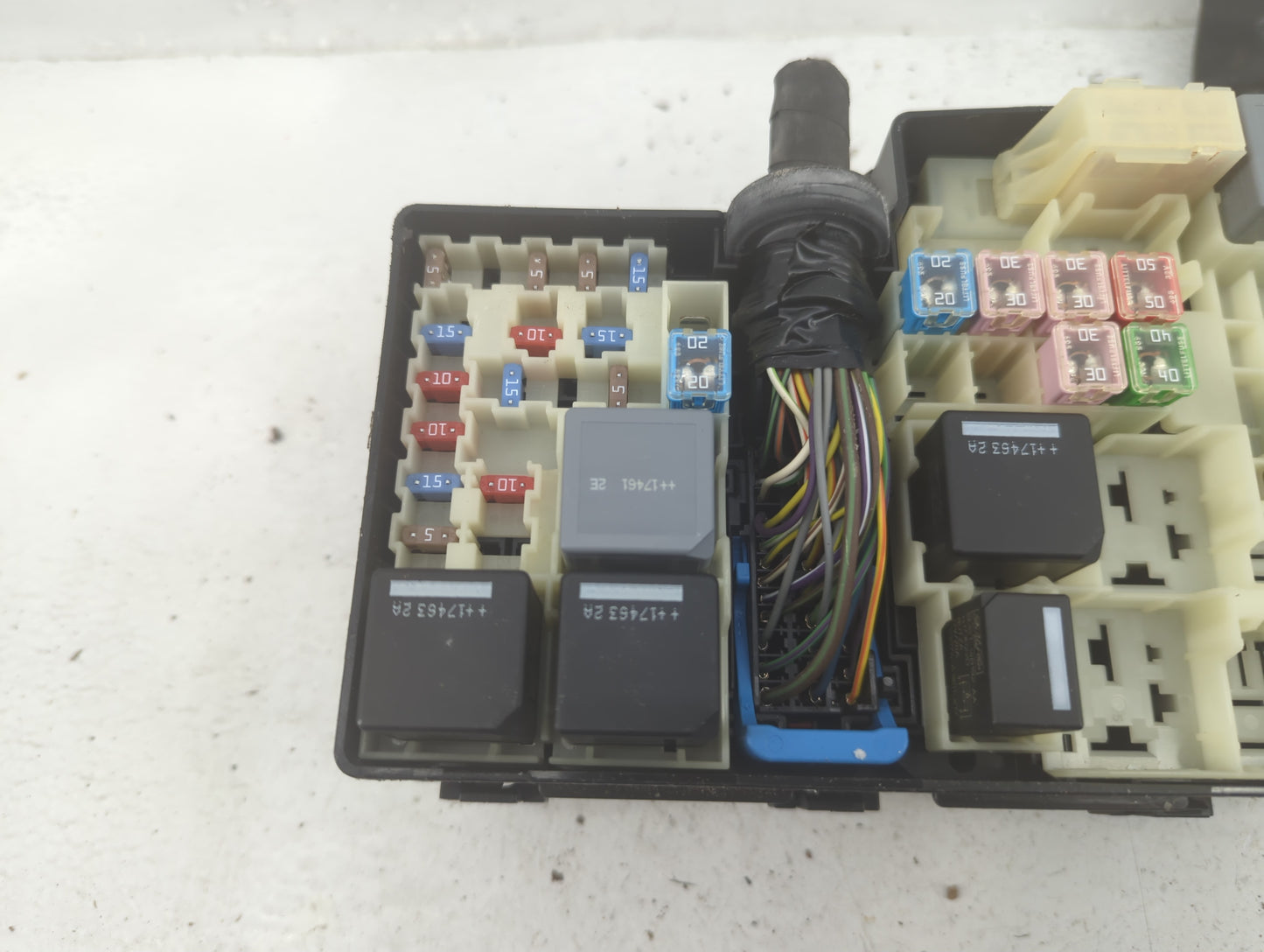 2018 Ford Escape Fusebox Fuse Box Panel Relay Module P/N:GJ7T-14A076-BA 19648 000 001, 21090 000 001 Fits OEM Used Auto Part