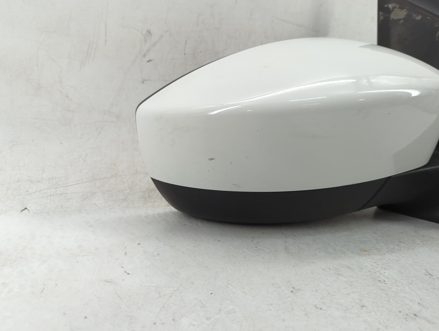 2017-2019 Ford Escape Passenger Side View Mirror - Right Door Mirror OEM Used - Oemusedautoparts1.com
