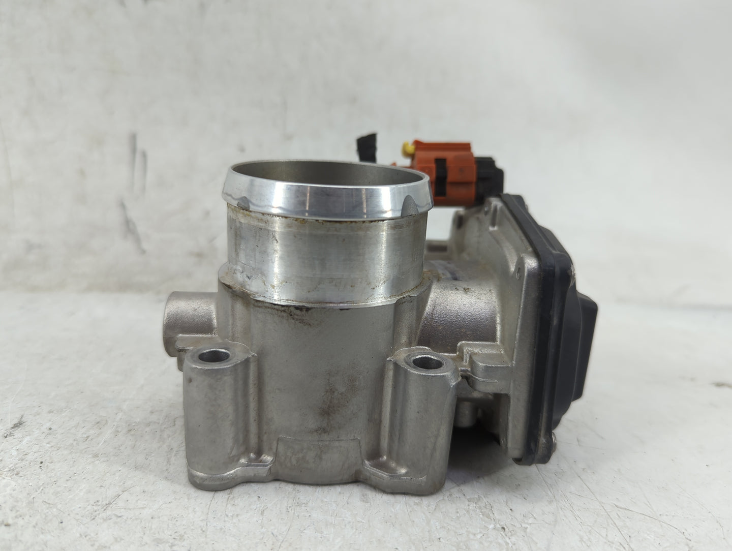 2017-2019 Ford Escape Throttle Body P/N:DS7G-9F991-CA Fits Fits 2014 2015 2016 2017 2018 2019 2020 OEM Used Auto Parts - Oem
