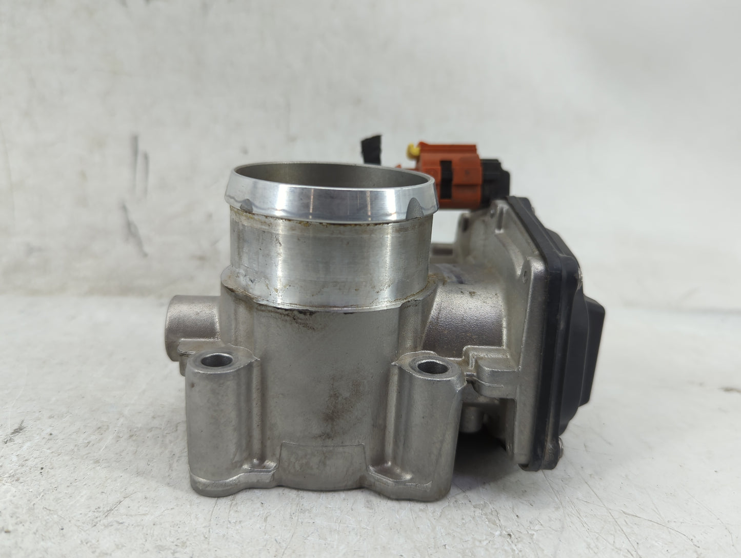 2017-2019 Ford Escape Throttle Body P/N:DS7G-9F991-CA Fits Fits 2014 2015 2016 2017 2018 2019 2020 OEM Used Auto Parts - Oem