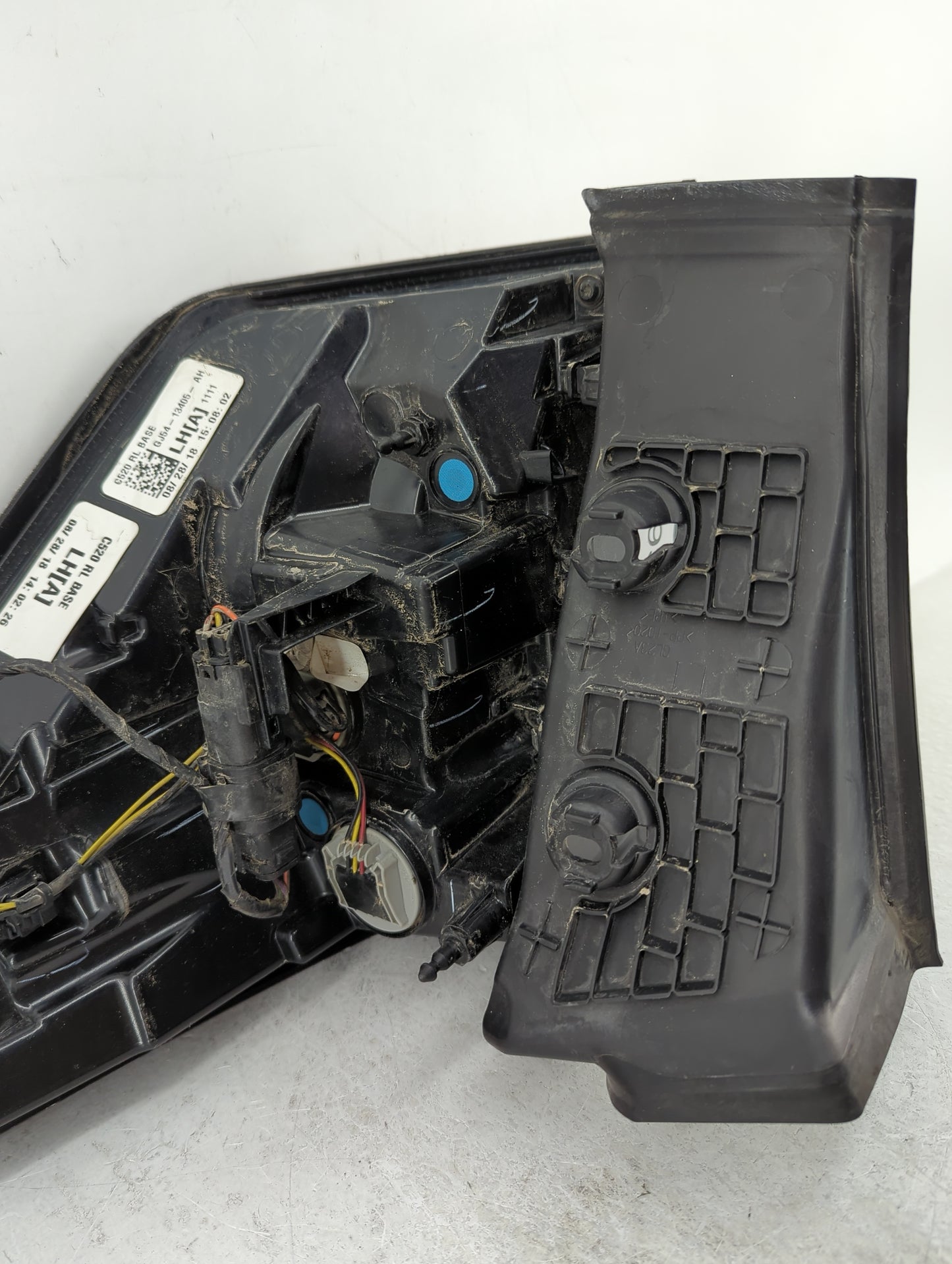 2017-2018 Ford Escape Tail Light Assembly Driver Left OEM P/N:GJ54-13405-AH Fits Fits 2017 2018 OEM Used Auto Parts - Oemuse