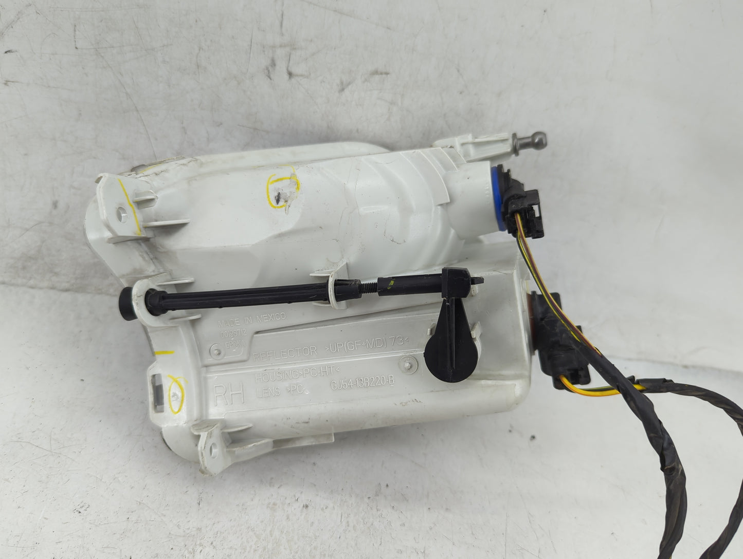 2017-2019 Ford Escape Passenger Right Oem Head Light Headlight Lamp - Oemusedautoparts1.com