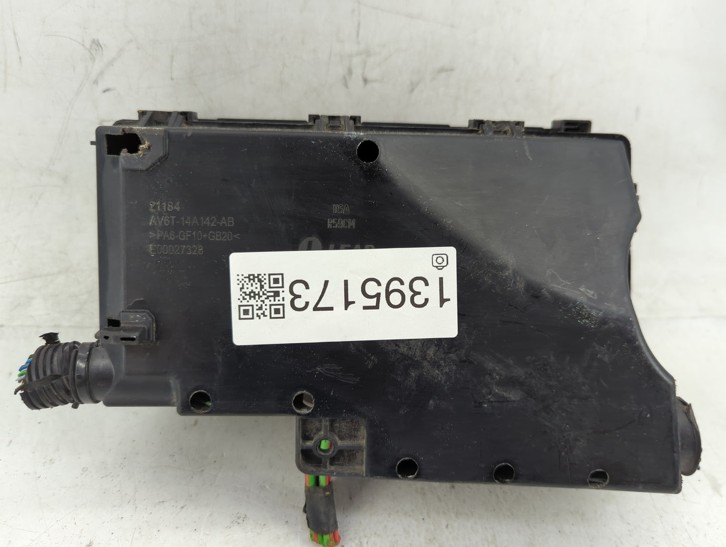 2018 Ford Escape Fusebox Fuse Box Panel Relay Module P/N:GJ7T-14A076-CA Fits OEM Used Auto Parts - Oemusedautoparts1.com