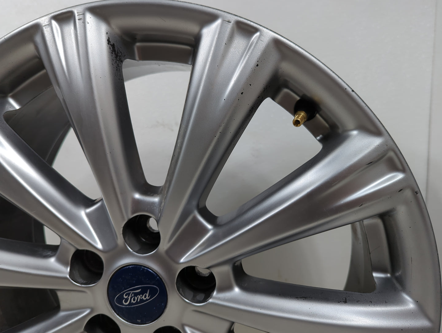 2018 Ford Escape Oem Wheel Rim 1401738 - Oemusedautoparts1.com