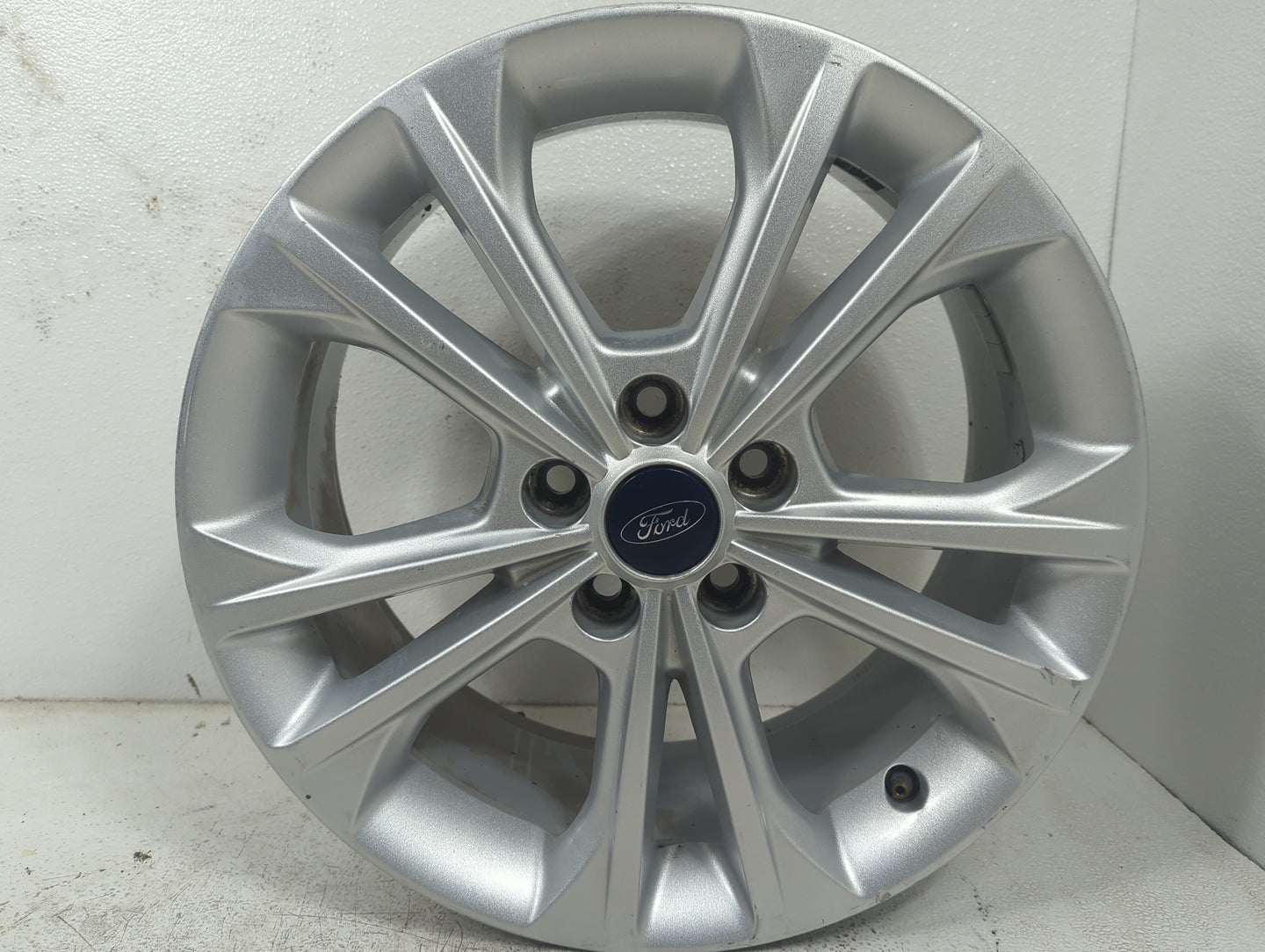2018 Ford Escape Oem Wheel Rim 1401811 - Oemusedautoparts1.com