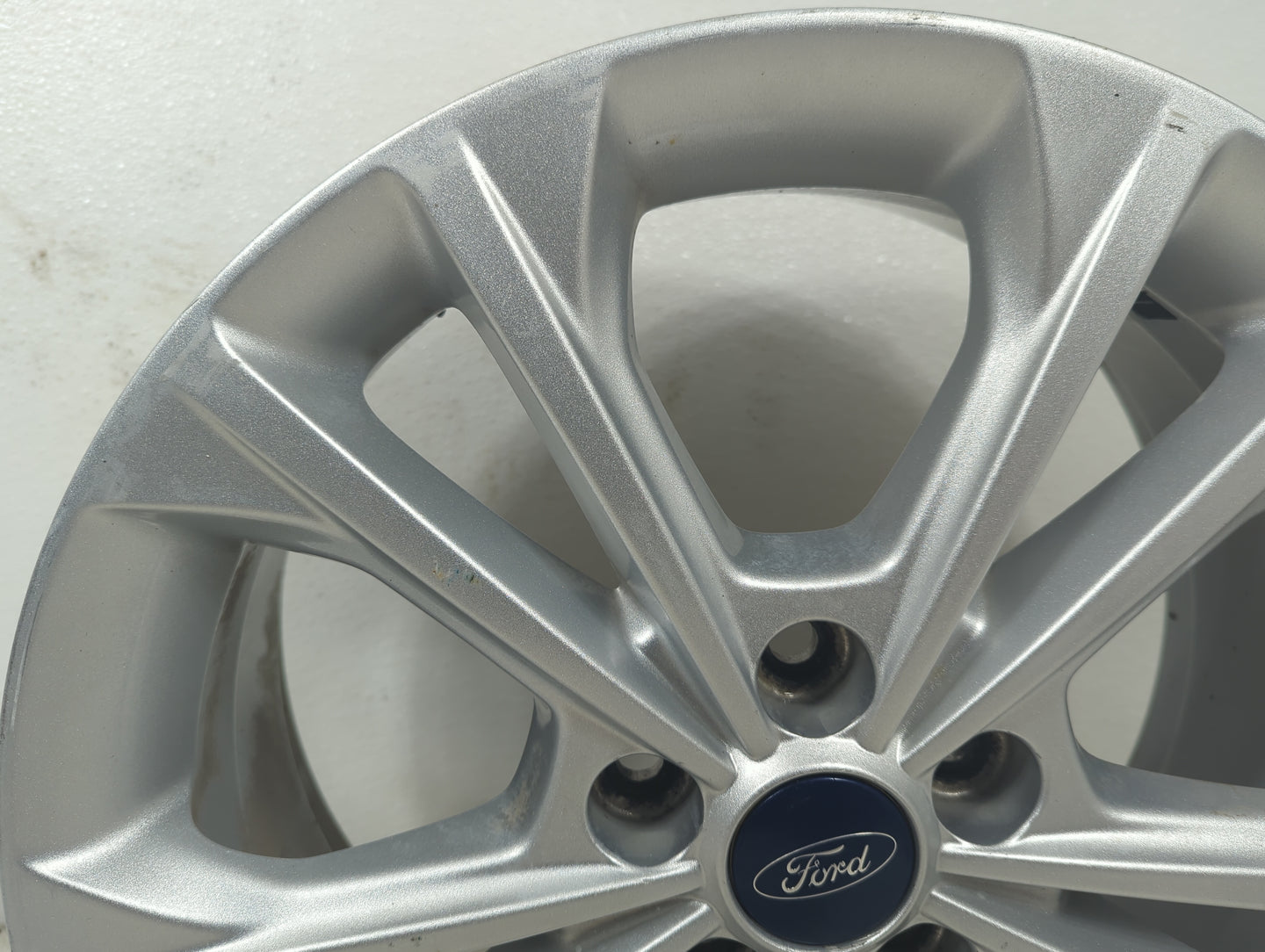 2018 Ford Escape Oem Wheel Rim 1401811 - Oemusedautoparts1.com