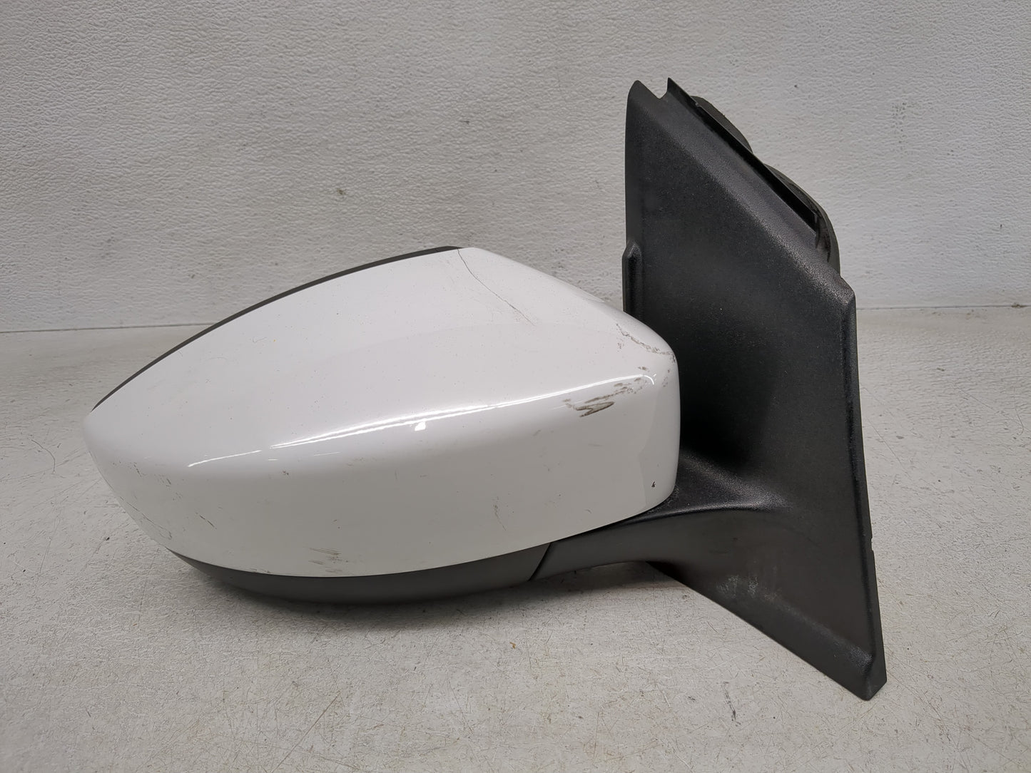 2017-2019 Ford Escape Passenger Side View Mirror - Right Door Mirror OEM Used - Oemusedautoparts1.com