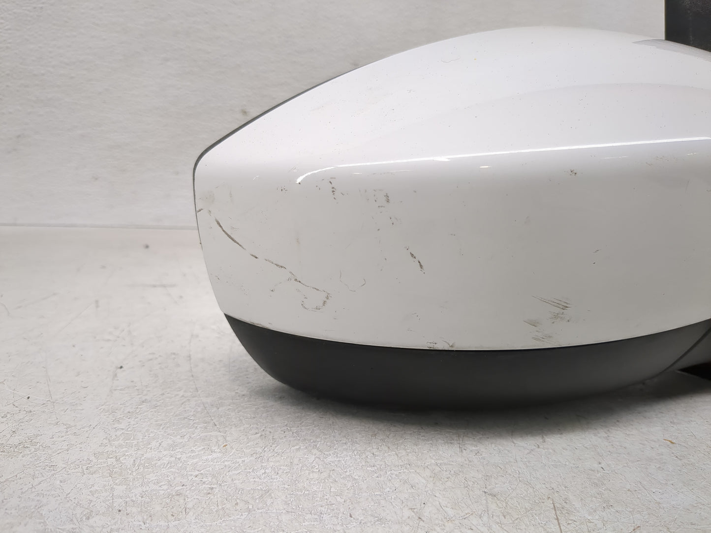 2017-2019 Ford Escape Passenger Side View Mirror - Right Door Mirror OEM Used - Oemusedautoparts1.com