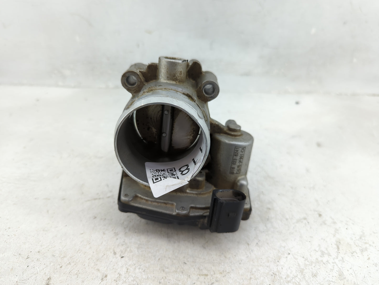 2017-2019 Ford Escape Throttle Body P/N:DS7G-9F991-CA Fits Fits 2014 2015 2016 2017 2018 2019 2020 OEM Used Auto Parts - Oem