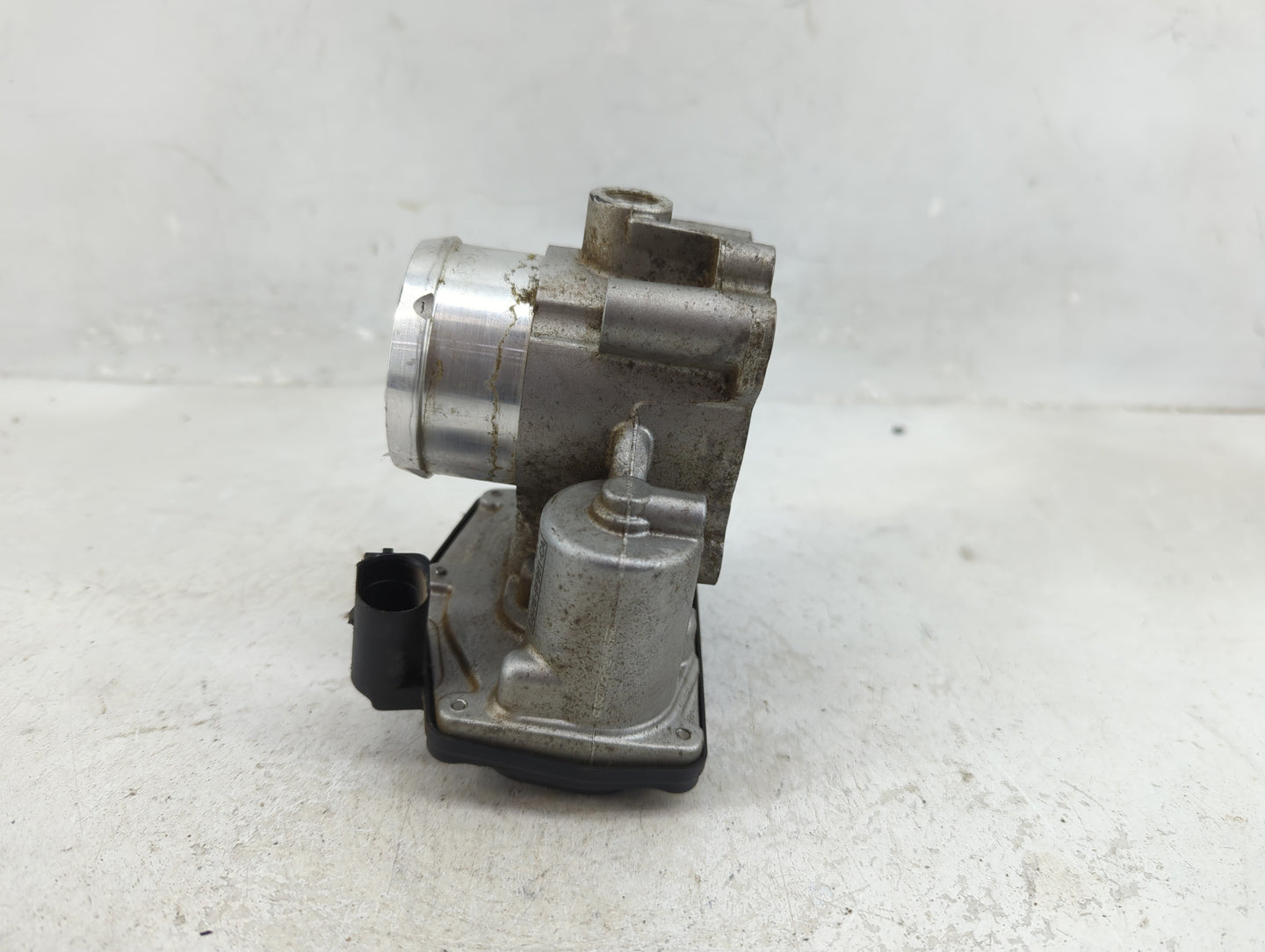 2017-2019 Ford Escape Throttle Body P/N:DS7G-9F991-CA Fits Fits 2014 2015 2016 2017 2018 2019 2020 OEM Used Auto Parts - Oem