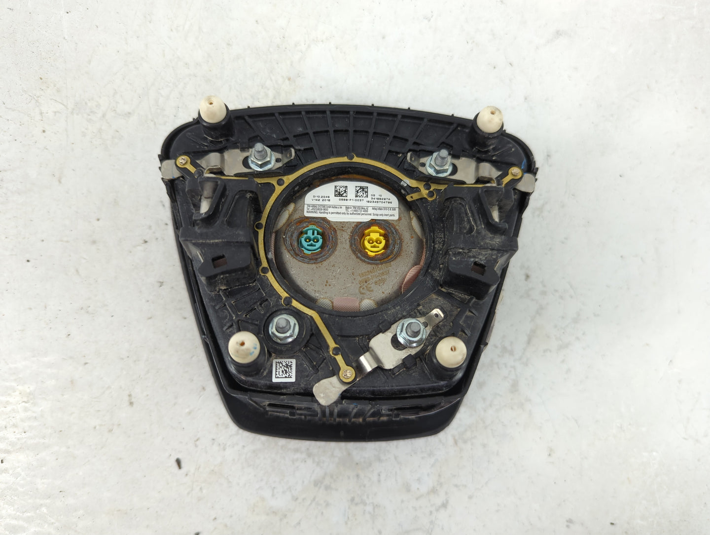 2017-2019 Ford Escape Air Bag Driver Left Steering Wheel Mounted P/N:GJ54A043B13AB3ZHE Fits Fits 2017 2018 2019 OEM Used Aut