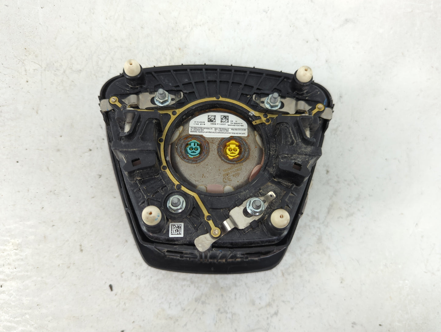2017-2019 Ford Escape Air Bag Driver Left Steering Wheel Mounted P/N:GJ54A043B13AB3ZHE Fits Fits 2017 2018 2019 OEM Used Aut