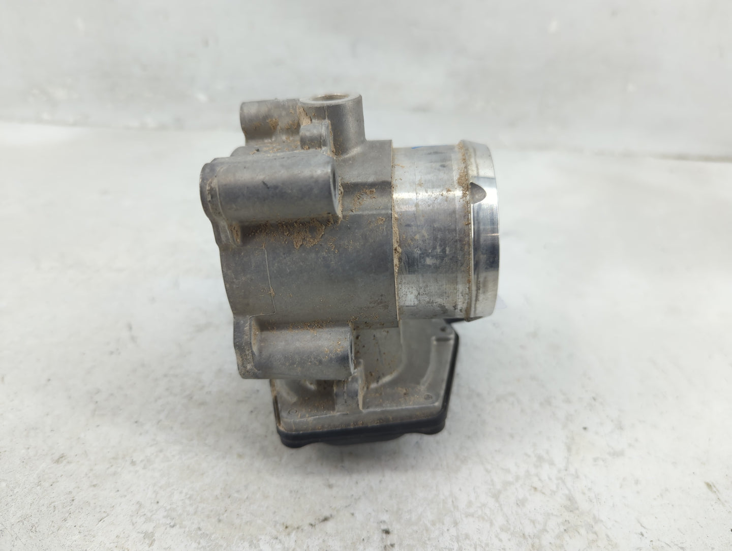 2017-2019 Ford Escape Throttle Body P/N:50989011 Fits Fits 2014 2015 2016 2017 2018 2019 2020 OEM Used Auto Parts - Oemuseda