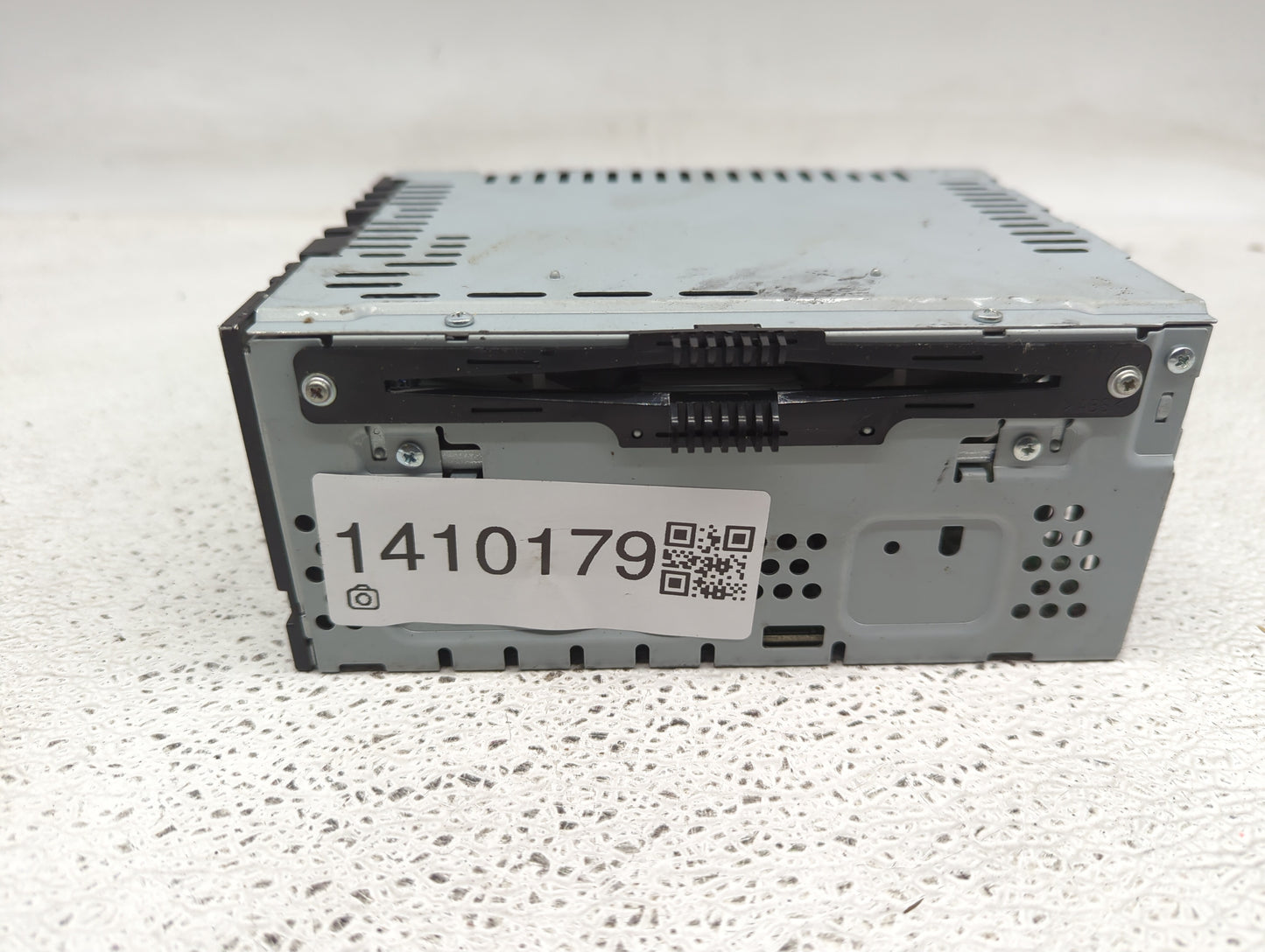 2017-2019 Ford Escape Radio AM FM Cd Player Receiver Replacement P/N:GJ5T-19C107-DD Fits Fits 2017 2018 2019 OEM Used Auto P