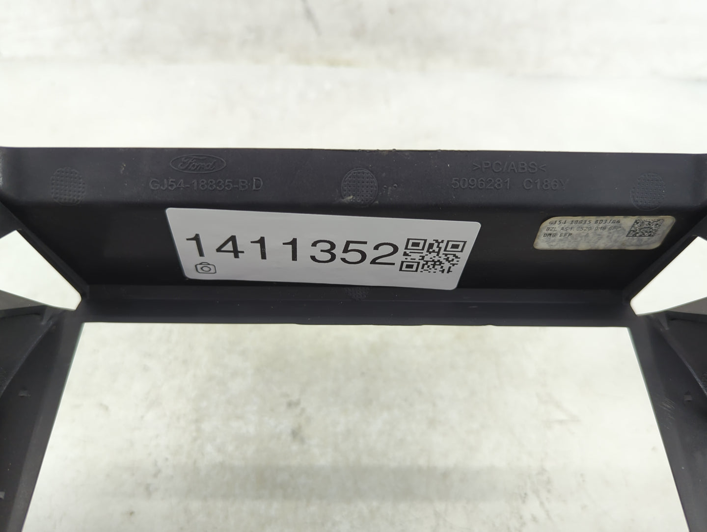 2017-2019 Ford Escape Radio Control Panel - Oemusedautoparts1.com