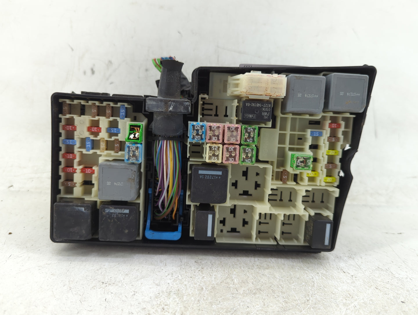 2018 Ford Escape Fusebox Fuse Box Panel Relay Module P/N:AV6T-14A067-AD AV6T-14A142-AB Fits OEM Used Auto Parts - Oemusedaut