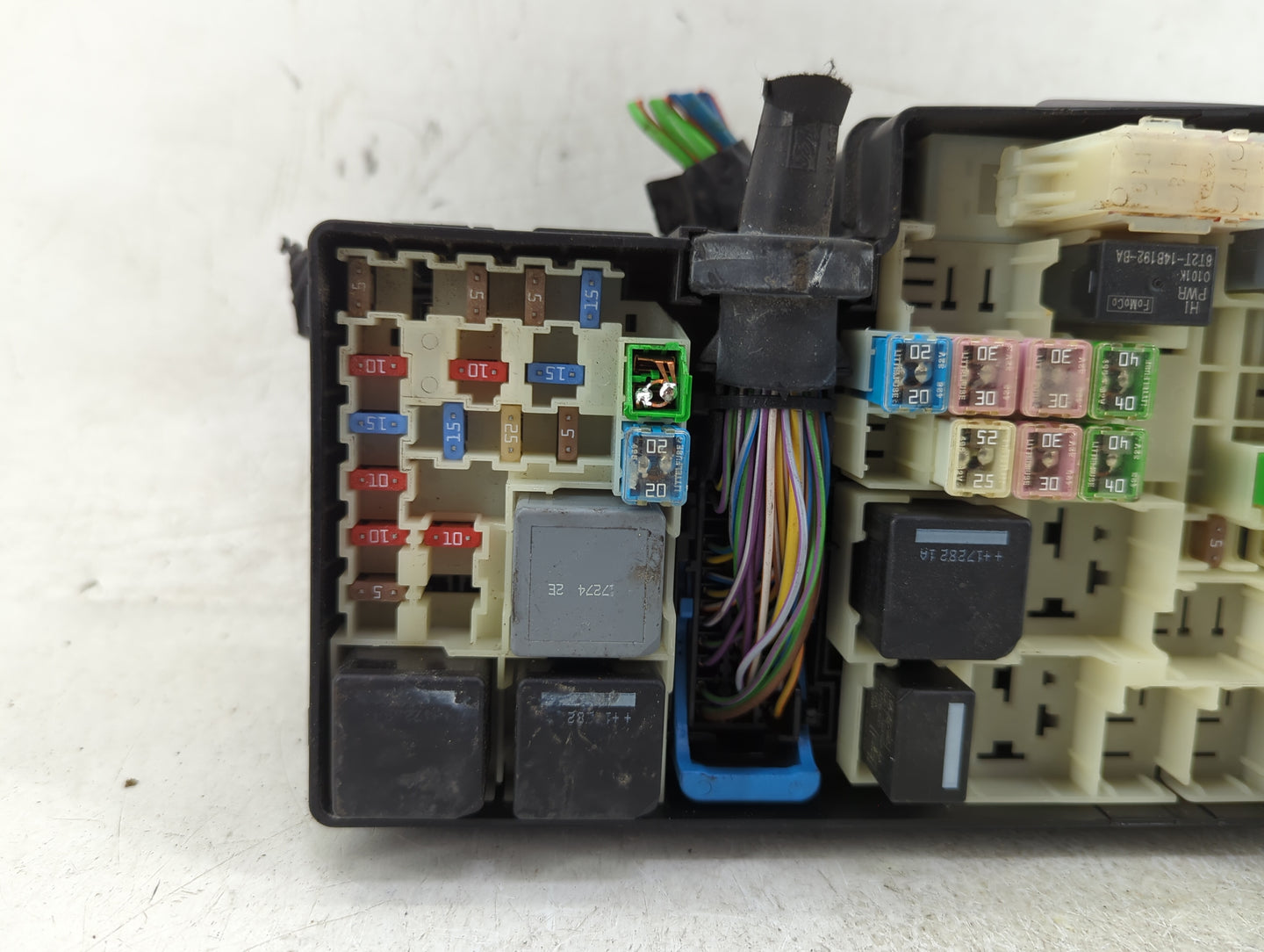 2018 Ford Escape Fusebox Fuse Box Panel Relay Module P/N:AV6T-14A067-AD AV6T-14A142-AB Fits OEM Used Auto Parts - Oemusedaut
