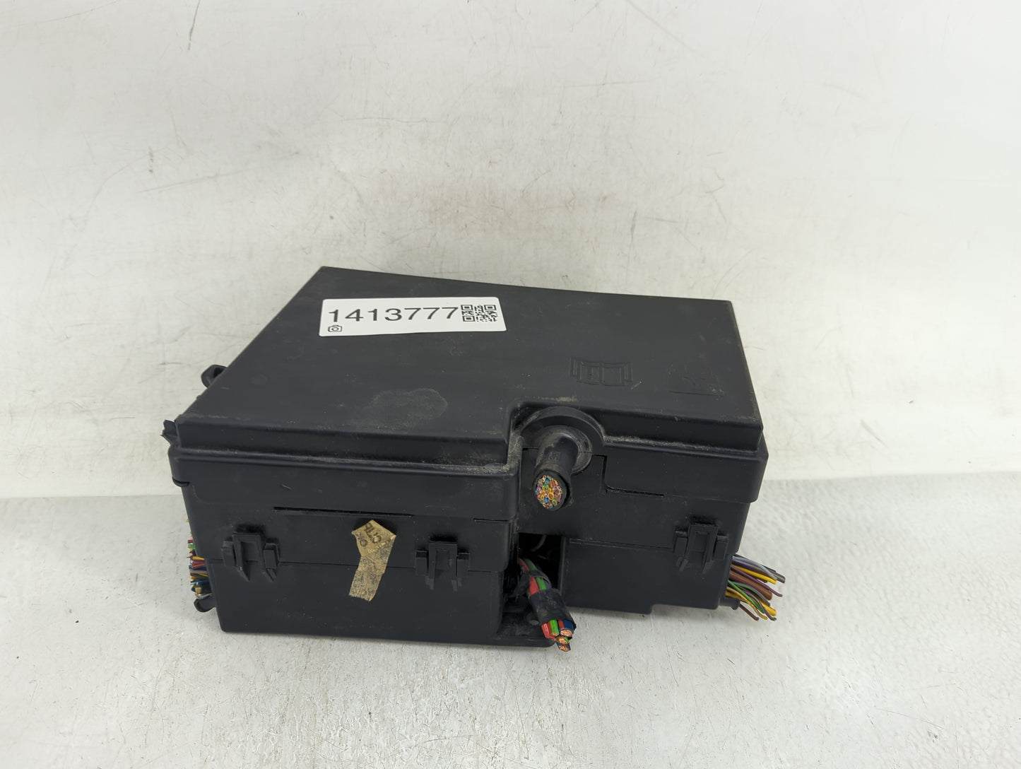 2018 Ford Escape Fusebox Fuse Box Panel Relay Module P/N:GJ7T-14A076-BA 19648 000 001, 21090 000 001 Fits OEM Used Auto Part