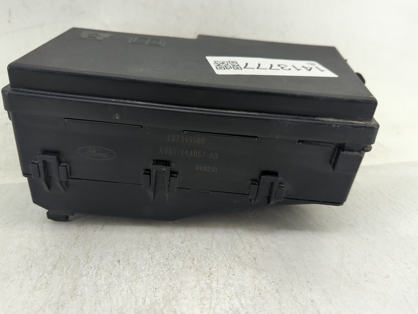 2018 Ford Escape Fusebox Fuse Box Panel Relay Module P/N:GJ7T-14A076-BA 19648 000 001, 21090 000 001 Fits OEM Used Auto Part